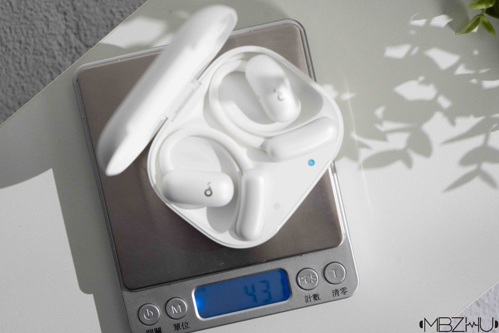 soundcore AeroFit2開箱評測:AI 翻譯、Hi-Res 音質與極致舒適,新世代開放式耳機首選! 19 soundcore AeroFit 2 重量