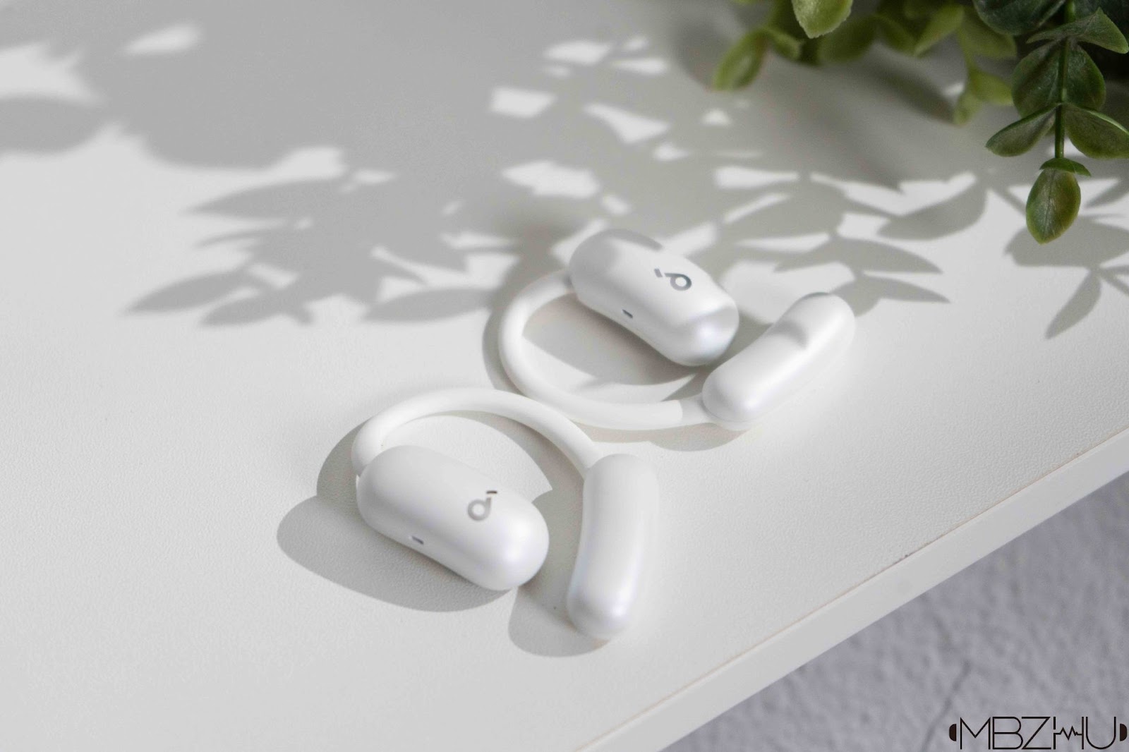 soundcore AeroFit2開箱評測:AI 翻譯、Hi-Res 音質與極致舒適,新世代開放式耳機首選! 7 soundcore AeroFit 2 耳機外型