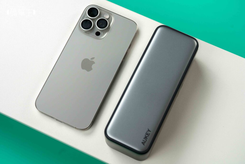 AUKEY Y63 大小比較