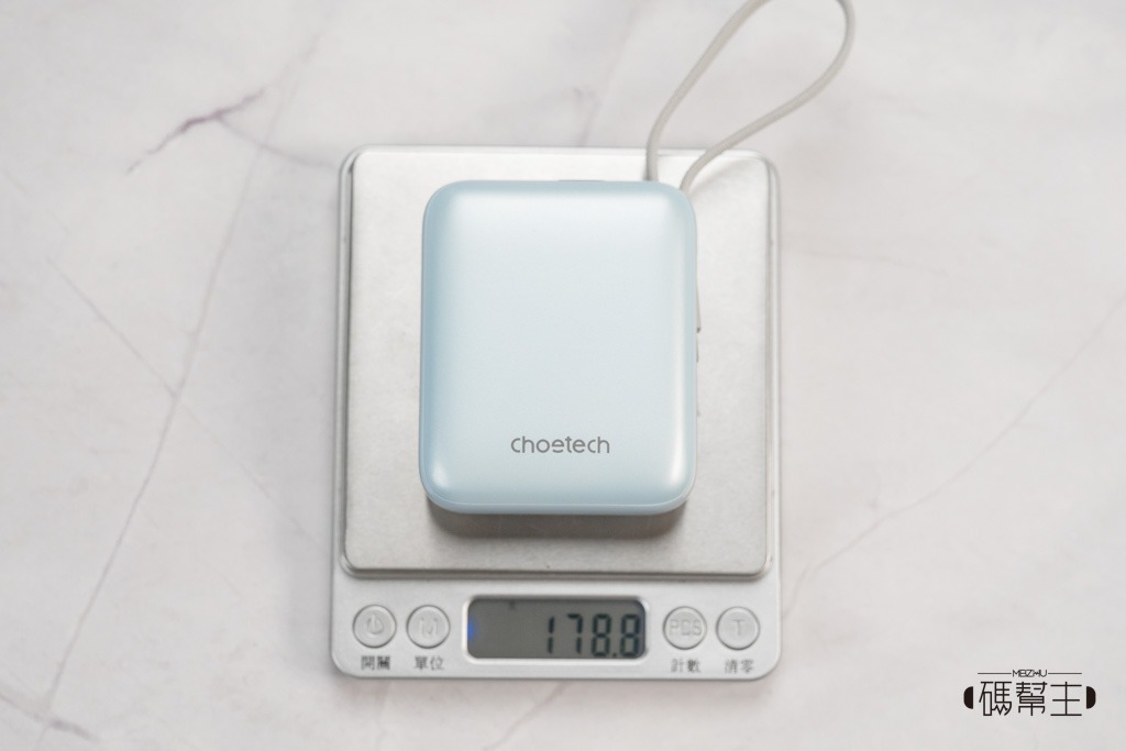 Choetech B832行動電源重量