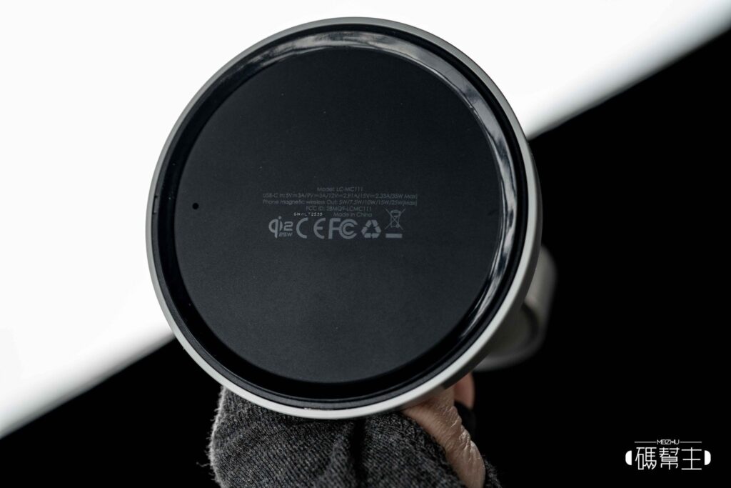 AUKEY MC111 Qi2 25W 磁吸無線充電器 真空底座+qi2認證標章