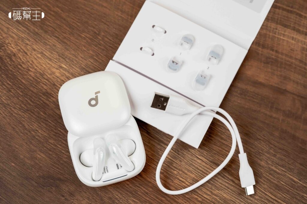 Liberty Buds 內容物