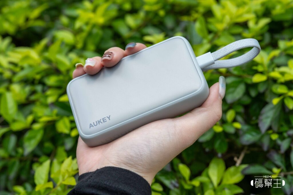 AUKEY PB-Y61 小冰棒手拿實測