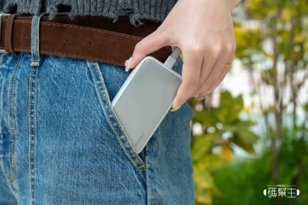 AUKEY PB-Y61 小冰棒放口袋實測